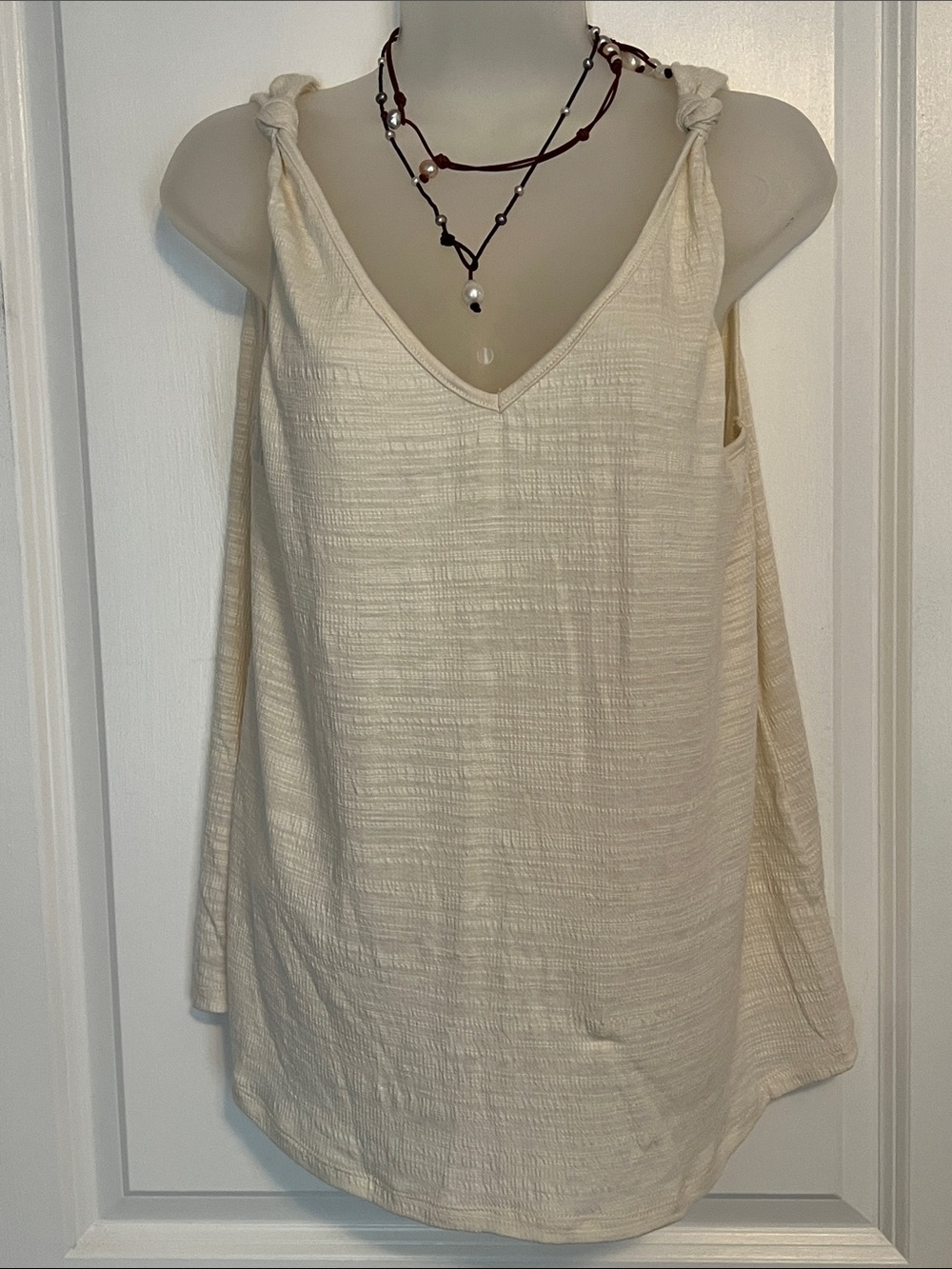 Jane and Delancey Cream V-Neck Knot-Shoulder Sleeveless Top NWT Size Ladies M